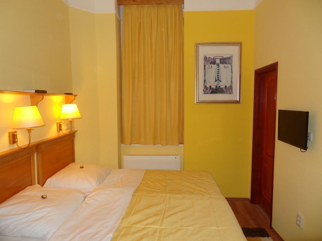 Residence Parliament Budapest Room photo