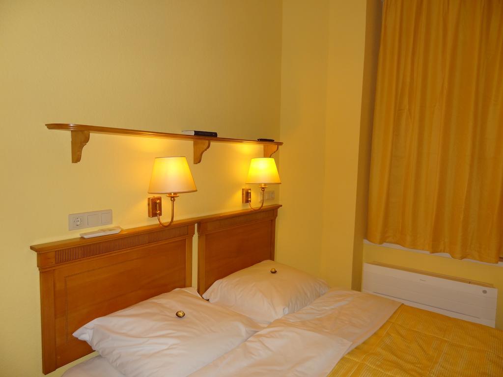 Residence Parliament Budapest Room photo