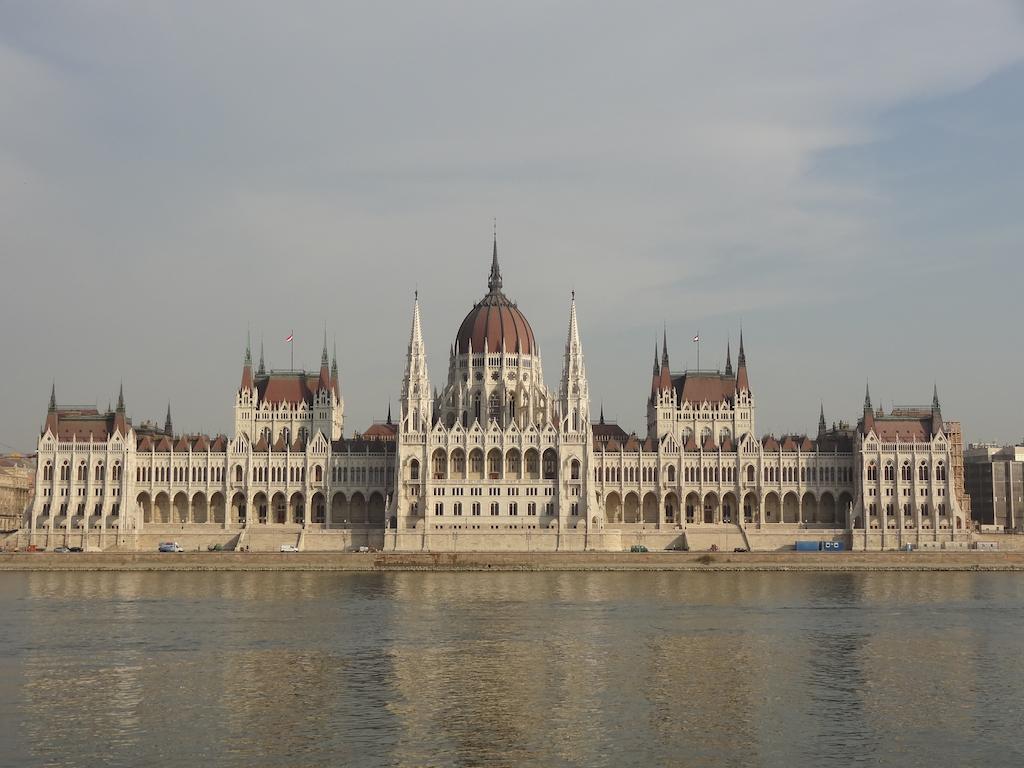 Residence Parliament Budapest Exterior photo
