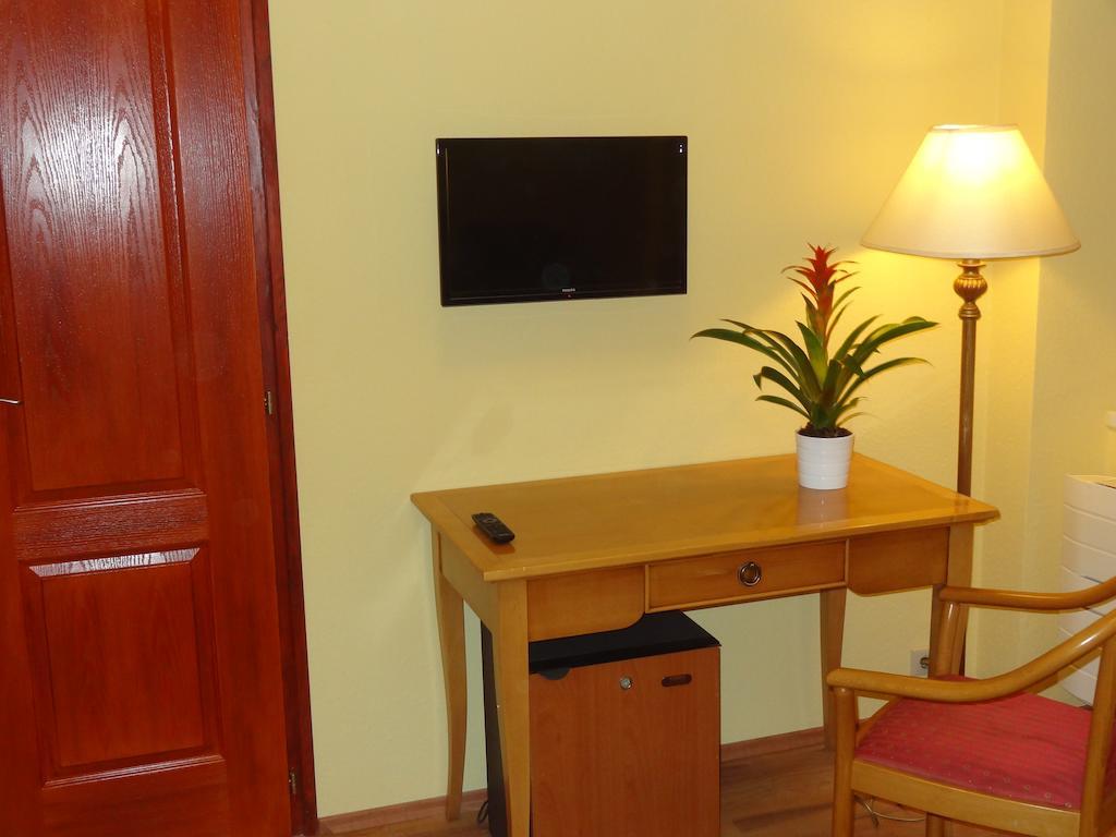 Residence Parliament Budapest Room photo