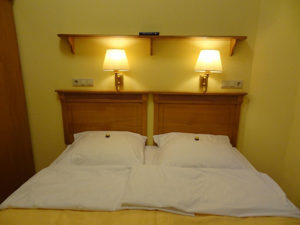 Residence Parliament Budapest Room photo